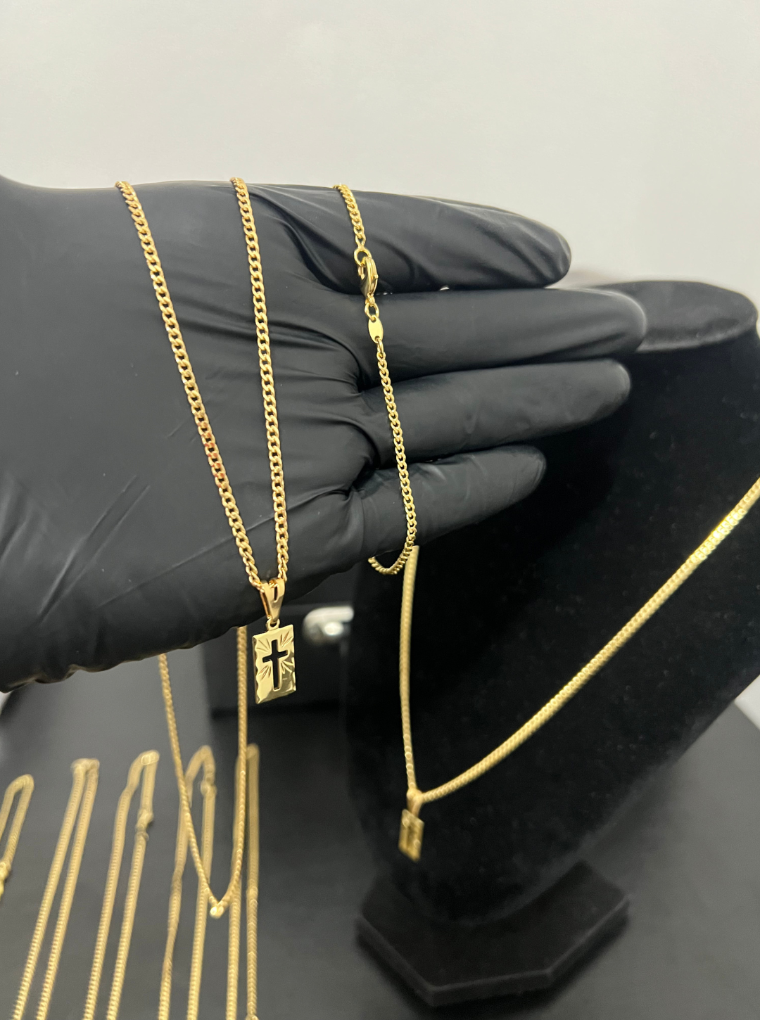 Kit Imperador Gold – Corrente + Pulseira + Pingente Crucifixo de Presente Banhados a Ouro 18K